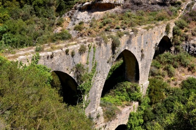 Υδραγωγείο και υδατογέφυρα στο Καρυδάκι